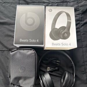 Beats by Dre Solo 4 On-Ear Headphones - Black